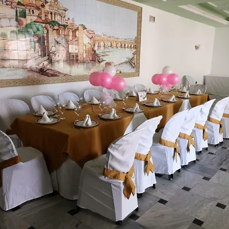 La Lancha Otel *